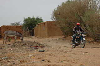 Motorräder finden auch in den Dörfern Verbreitung