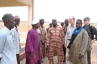 Besichtigung des CSCom mit dem Dorfchef und seinen Beratern am 12.02.08